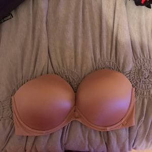 Victoria’s Secret strapless bra